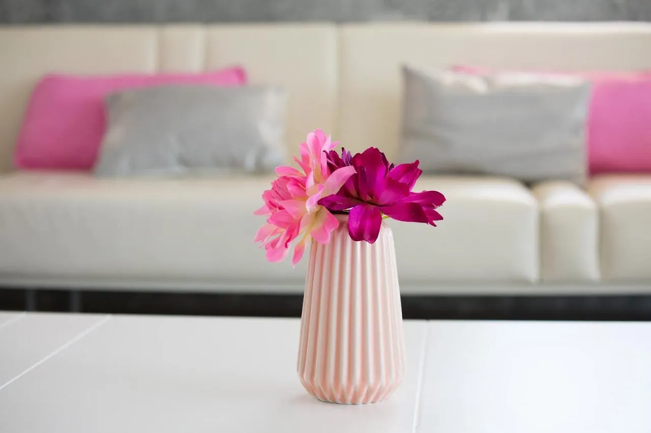 Sea Lovers Apartment الكوذيا 0*,